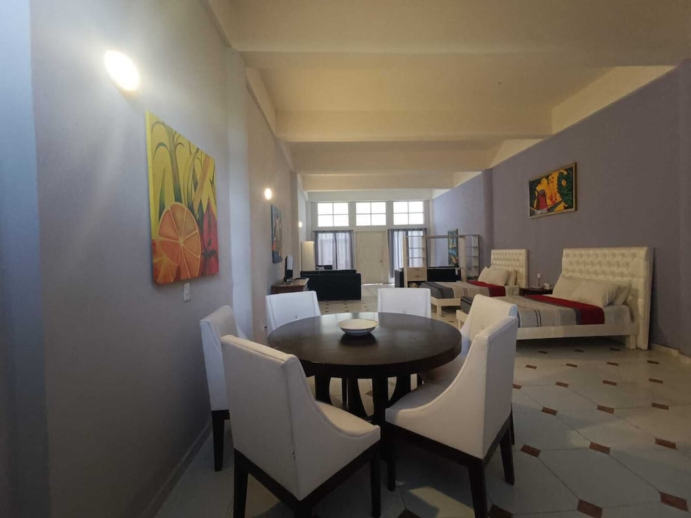 cozy studio across from the ocean e12