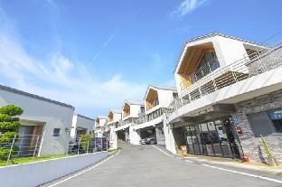 daebudo sunshine kids pool villa