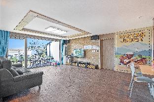 daebudo sunshine kids pool villa