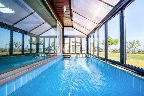 daebudo sunshine kids pool villa