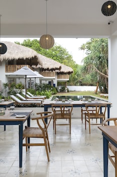 Halcyon Mawella,Morakatiyara>>Hambantota,3.5 star