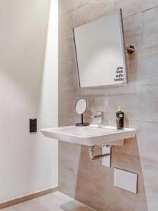 limehome berlin mullerstra e digital access