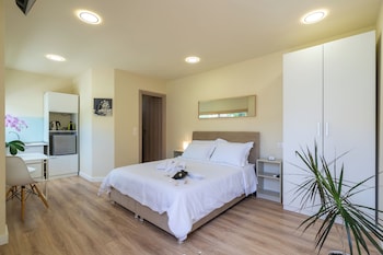 modular bungalows with heated pool artemis greece