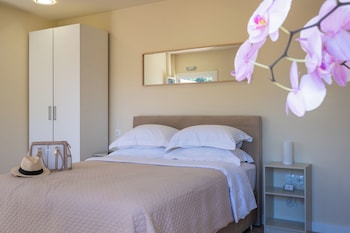 modular bungalows with heated pool artemis greece