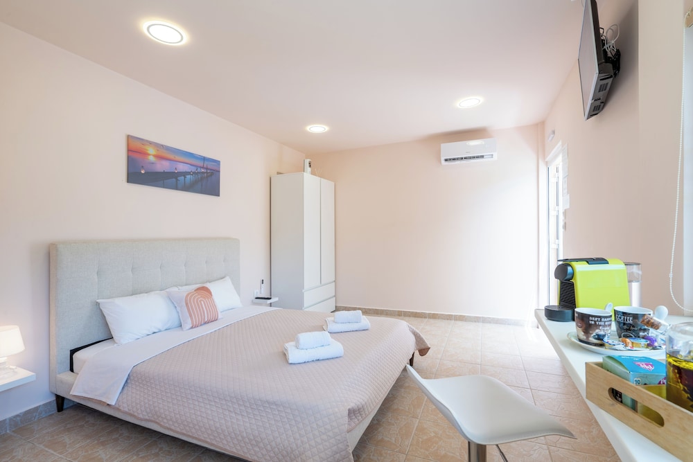 modular bungalows with heated pool artemis greece