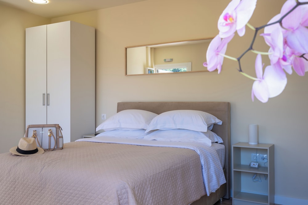 modular bungalows with heated pool artemis greece