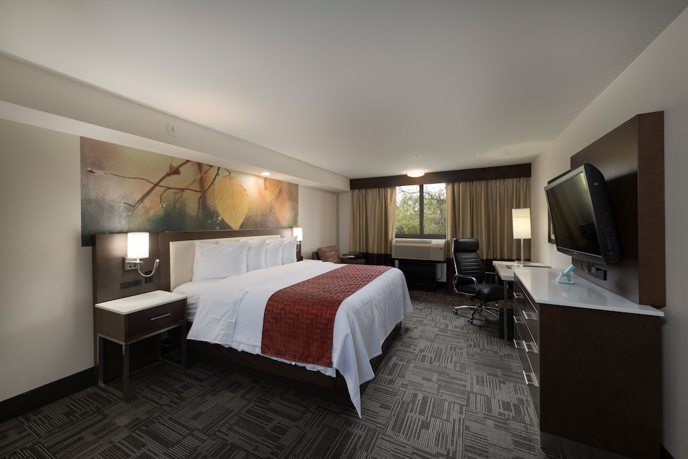 holiday inn milwaukee brookfield by ihg