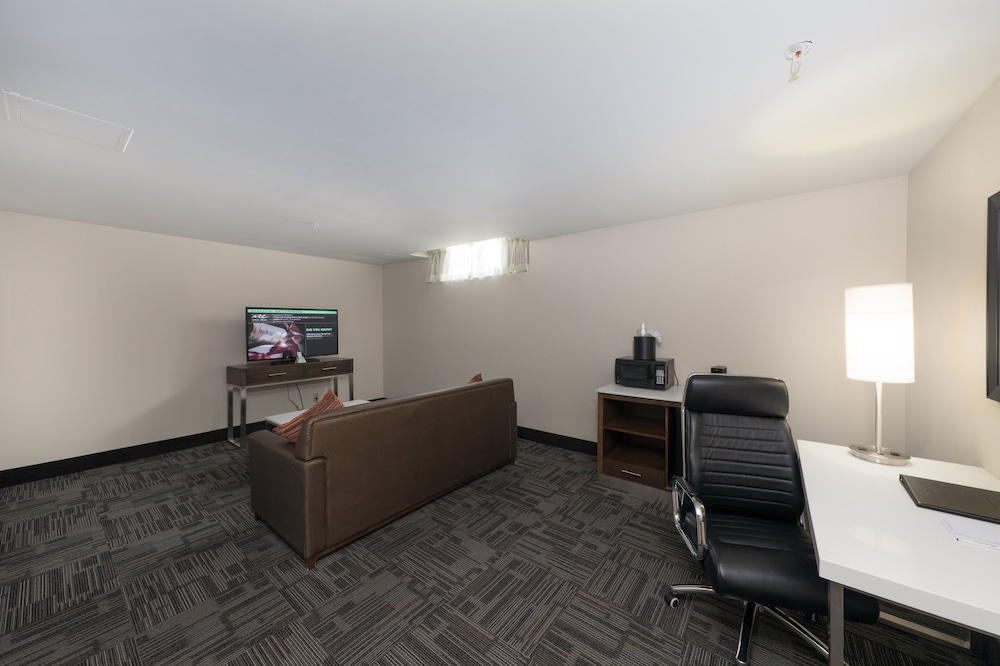 holiday inn milwaukee brookfield by ihg