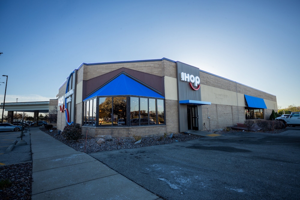 holiday inn milwaukee brookfield by ihg