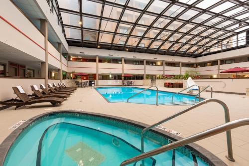 holiday inn milwaukee brookfield by ihg