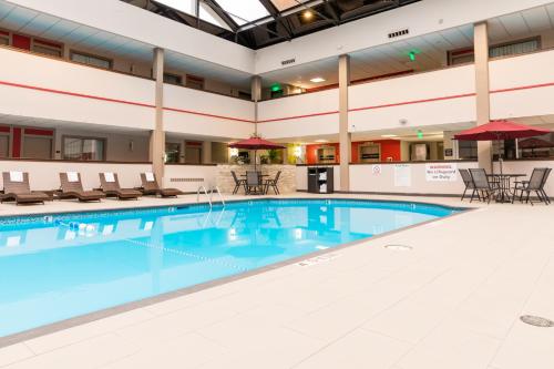 holiday inn milwaukee brookfield by ihg
