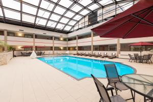 holiday inn milwaukee brookfield by ihg