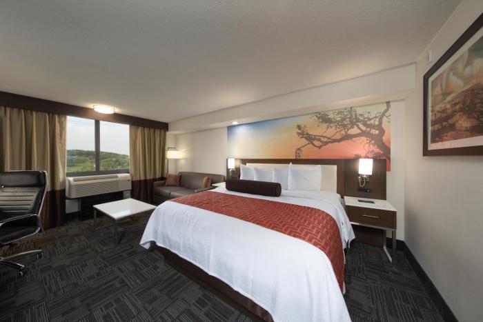 holiday inn milwaukee brookfield by ihg