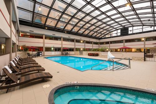 holiday inn milwaukee brookfield by ihg