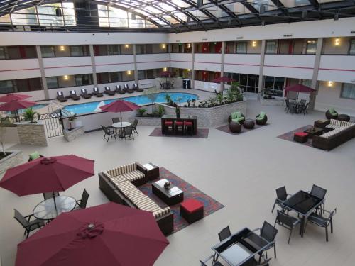 holiday inn milwaukee brookfield by ihg