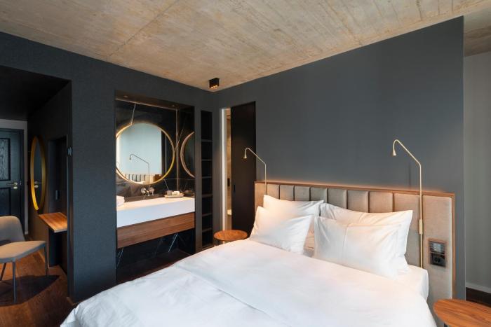 legend hotel