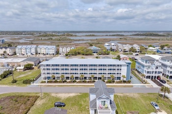 Saltwater Suites,605 N Topsail Dr,2.5 star