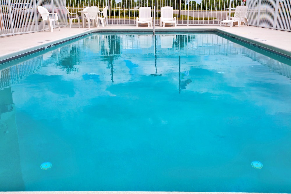 holiday inn express hotel and suites brooksville west by ihg