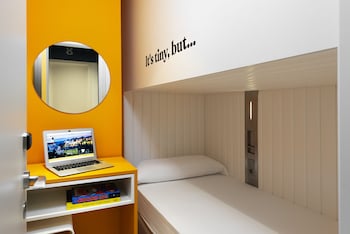coeo pod hostel