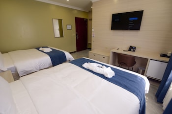 the caye hotel