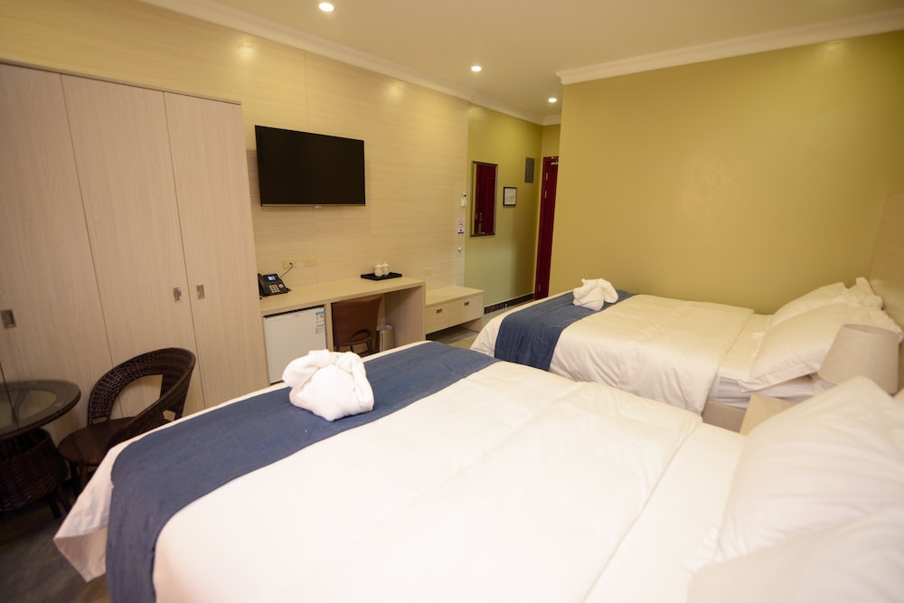 the caye hotel
