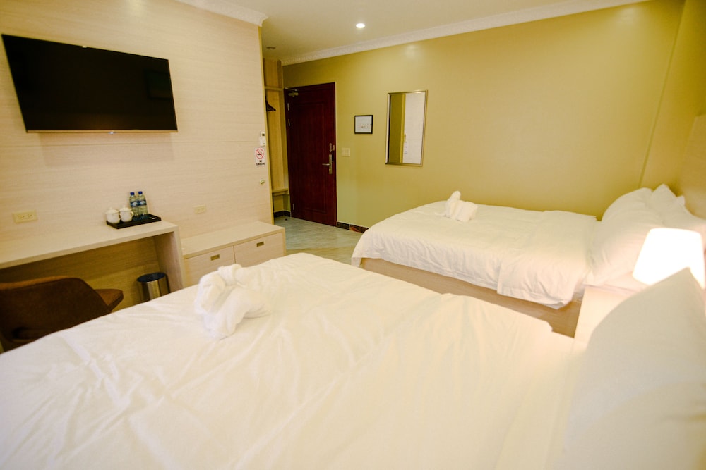the caye hotel