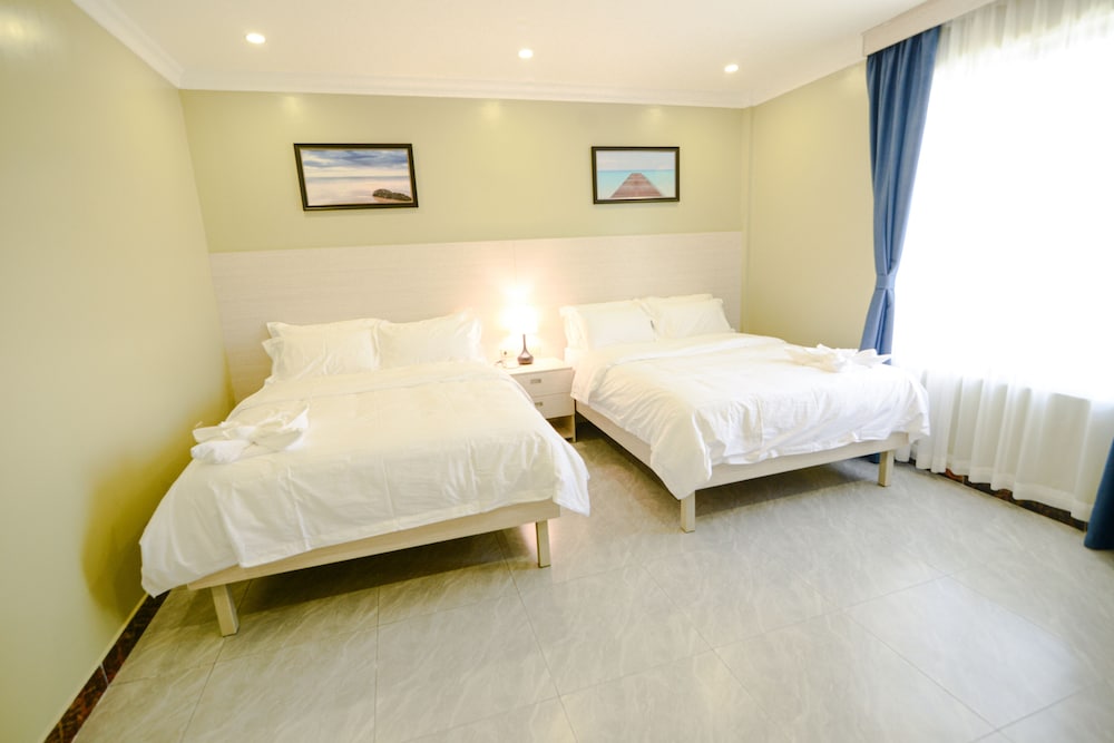 the caye hotel