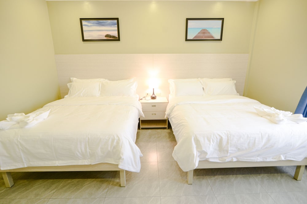 the caye hotel