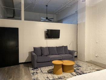 424 gold way 3bed 2bath apartment