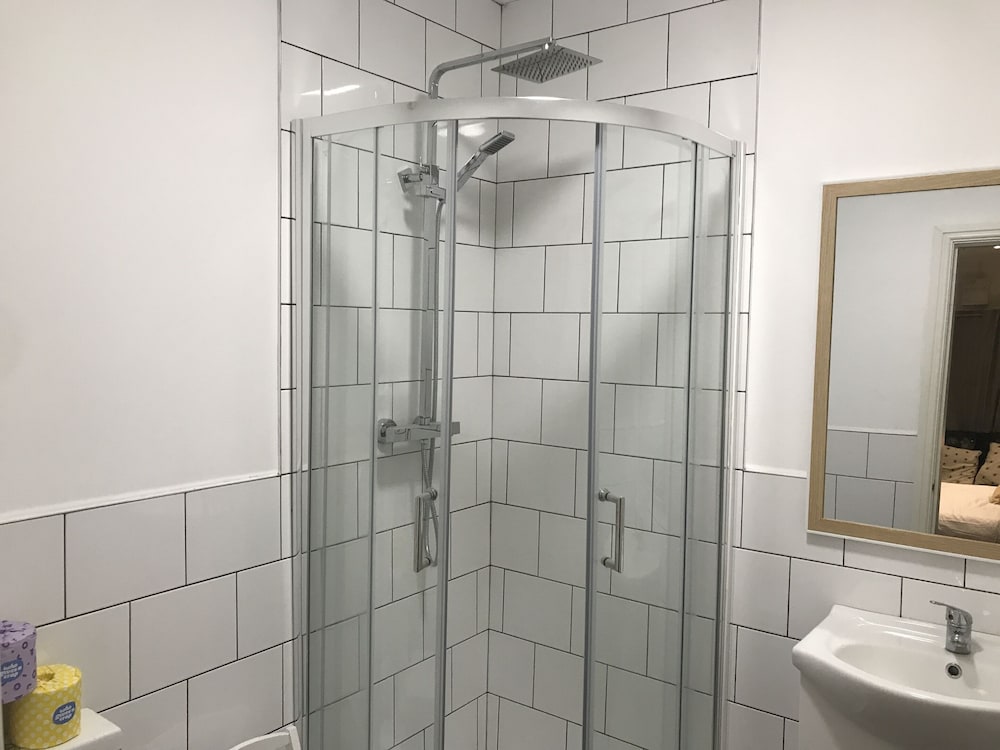 contemporary 1 bed studio for comfy stay in wigan