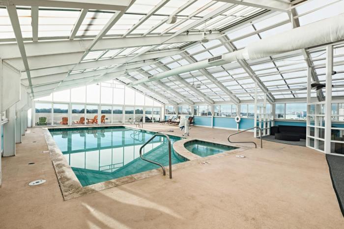 ocean sands resort oceanfront virginia beach by vacatia