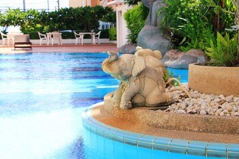 dragon beach resort jomtien pattaya