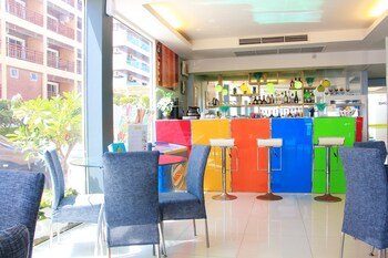 dragon beach resort jomtien pattaya