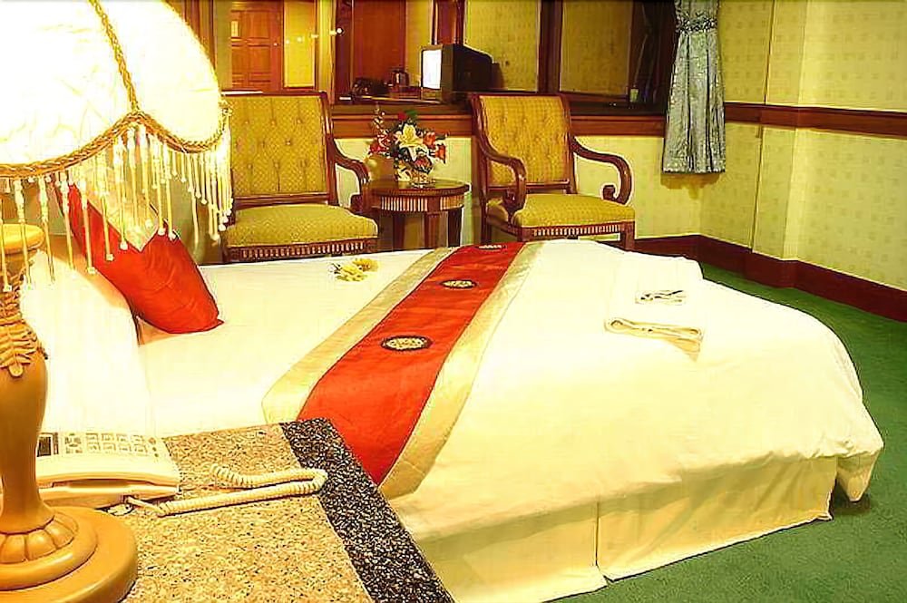 dragon beach resort jomtien pattaya