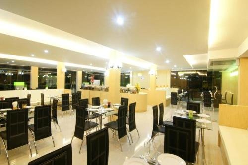 dragon beach resort jomtien pattaya