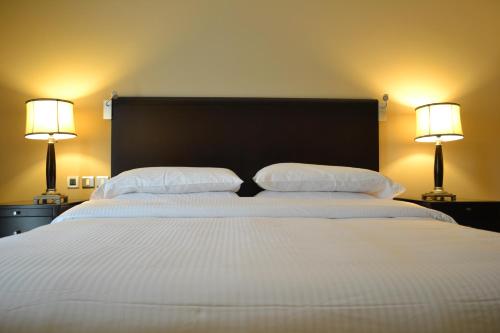 sheraton khalidiya hotel
