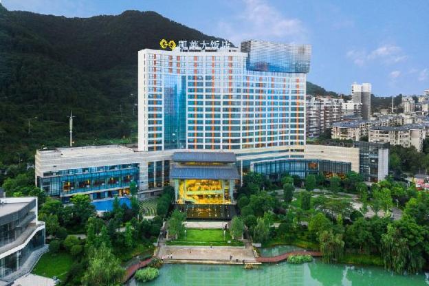 gloria grand hotel