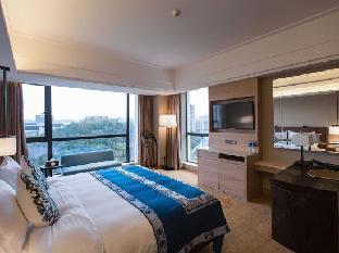 gloria grand hotel