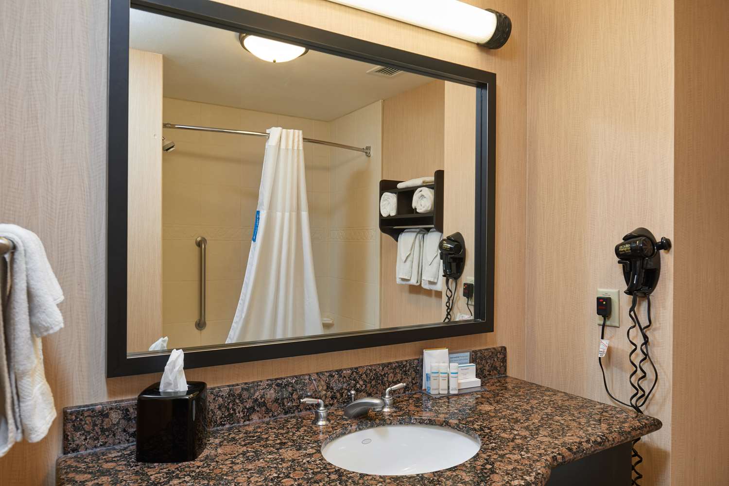 hampton inn and suites waco south