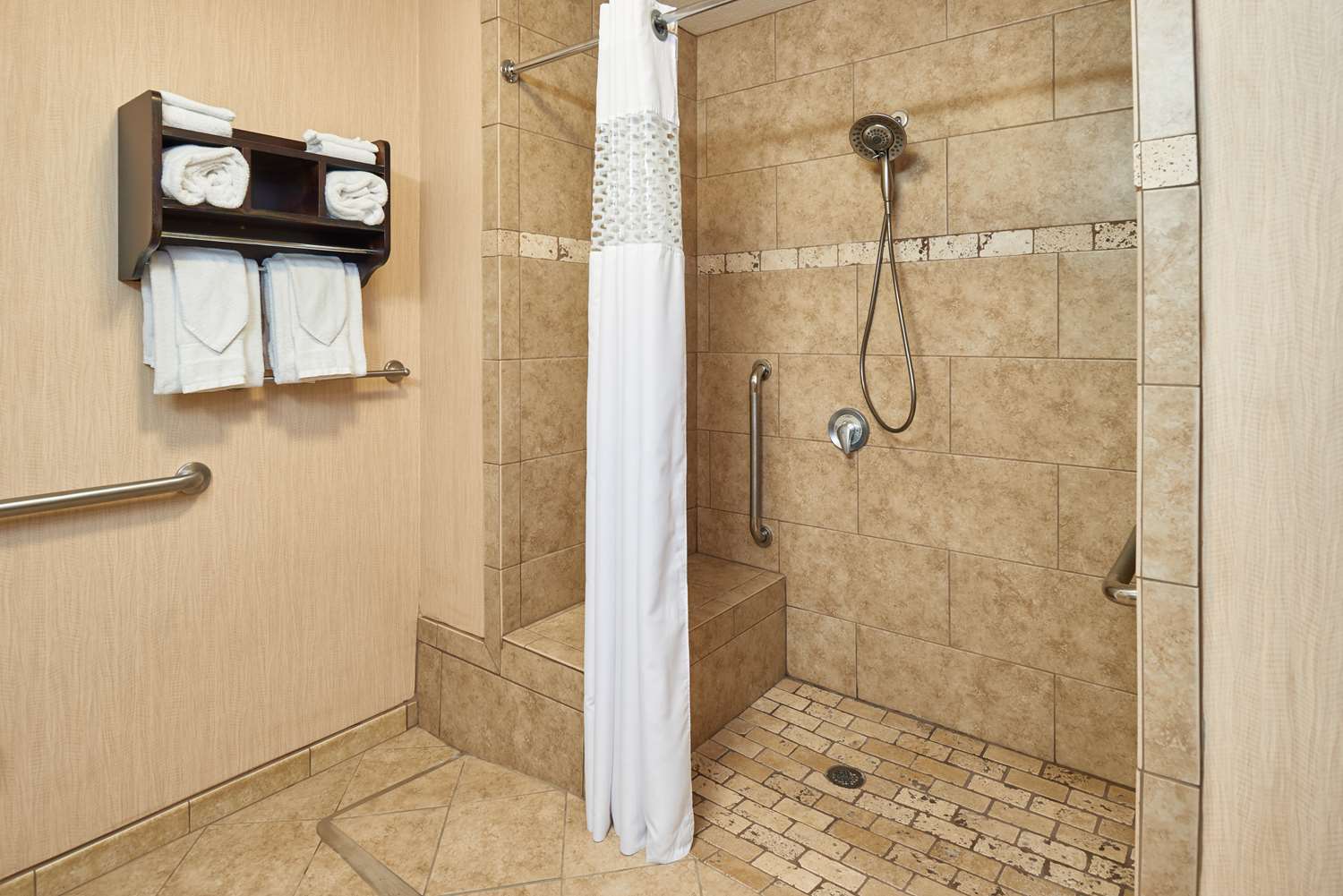 hampton inn and suites waco south