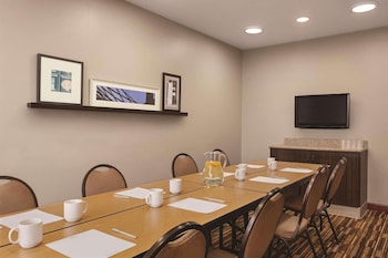 country inn and suites by radisson willmar mn