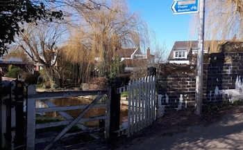 newly upgraded 2 bed house