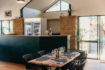 oasis motor inn blackall