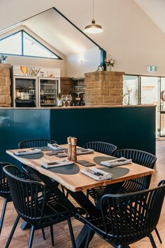 oasis motor inn blackall