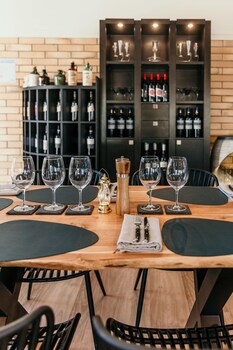 oasis motor inn blackall