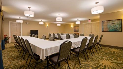 best western plus menomonie inn and suites