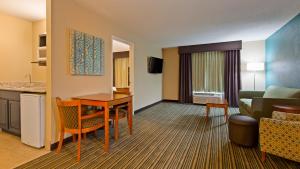 best western plus menomonie inn and suites