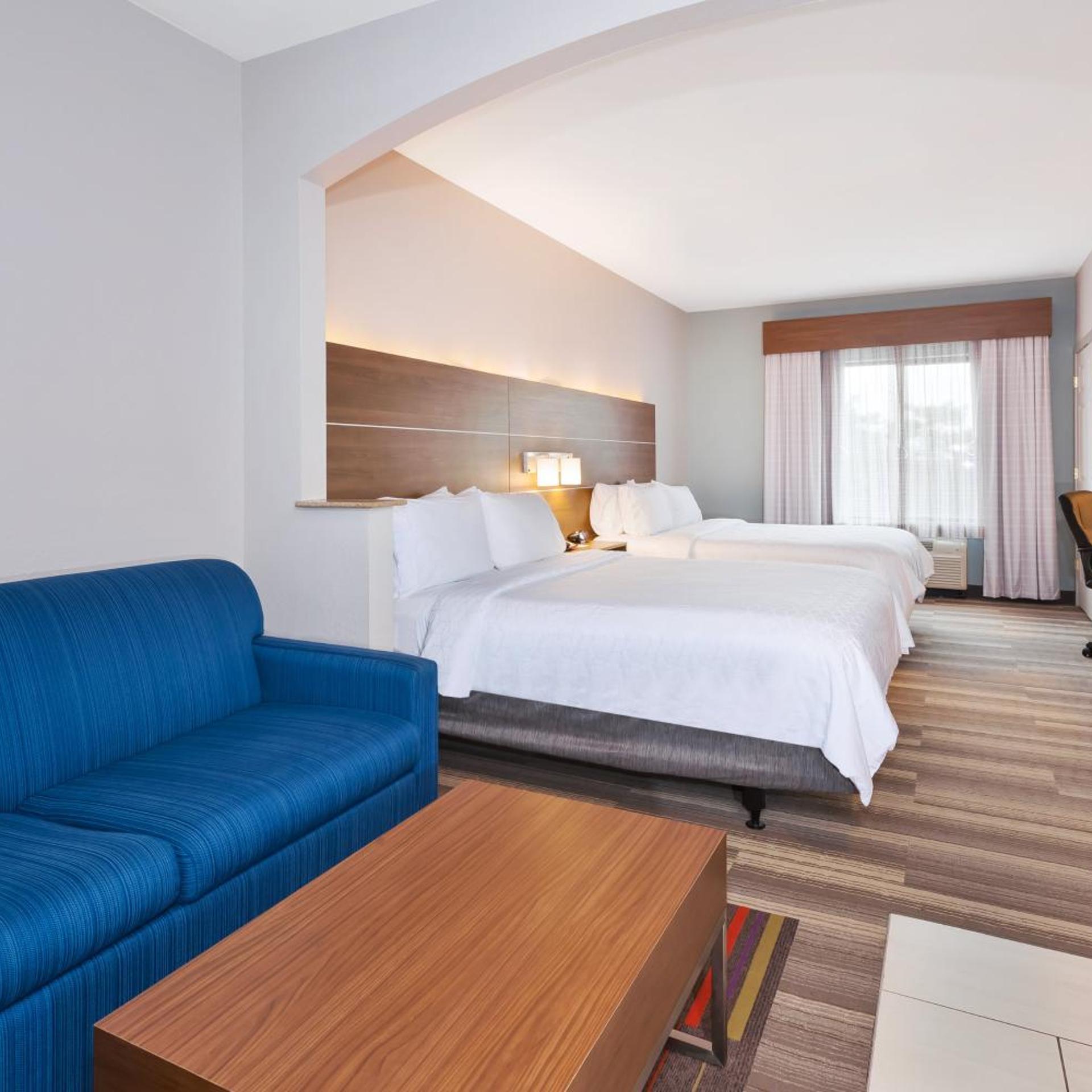 holiday inn express and suites warminster horsham by ihg