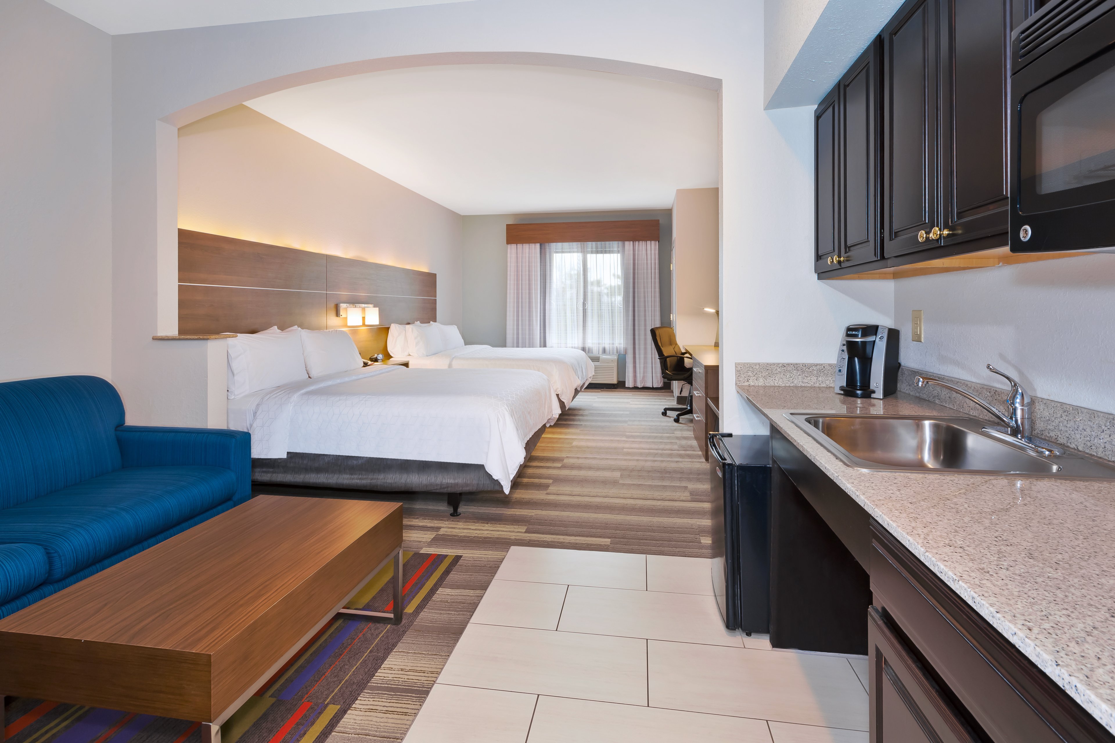 holiday inn express and suites warminster horsham by ihg