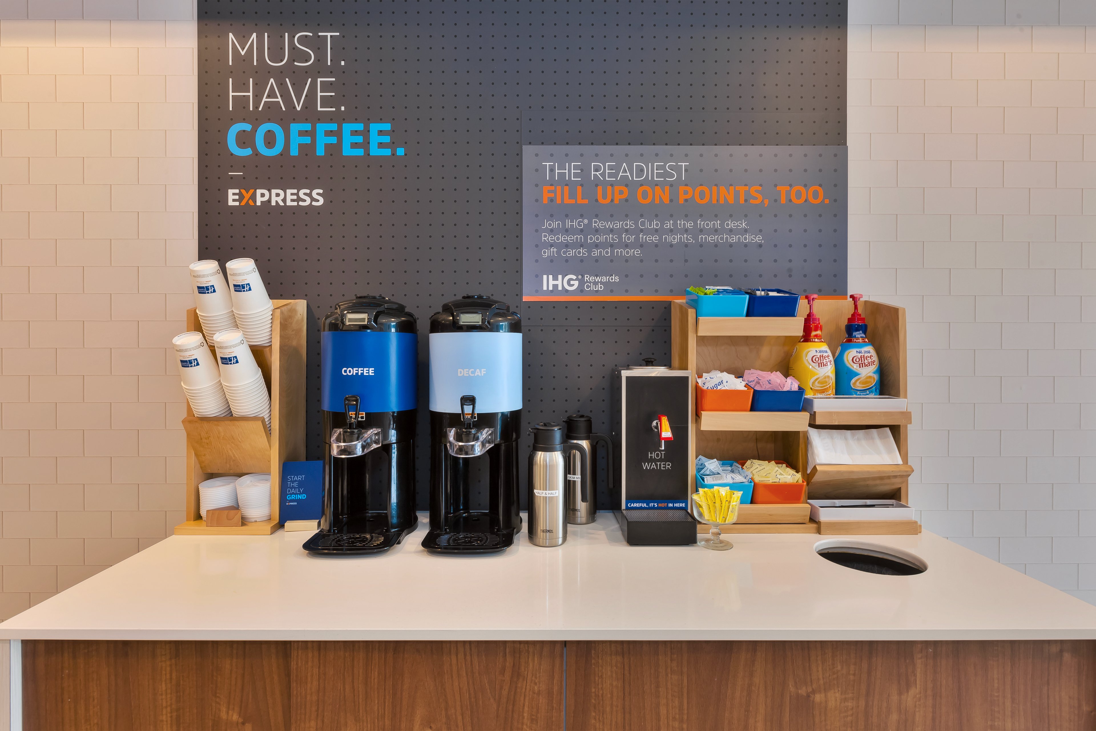 holiday inn express and suites warminster horsham by ihg